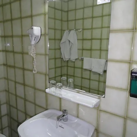 Otel El Coloso 2*