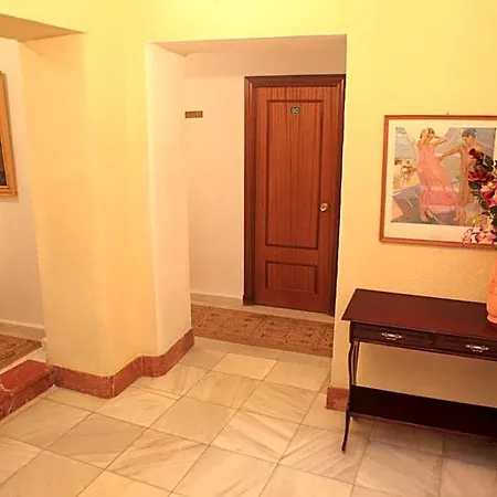El Coloso Hotel 2*